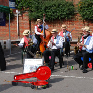 Five people play jazz music.© David Fisher